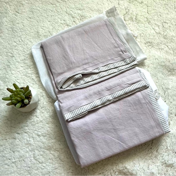 🌷HOST PICK🌷 NWT Anthropologie Euro Shams - Set of 2 - Picture 2 of 3